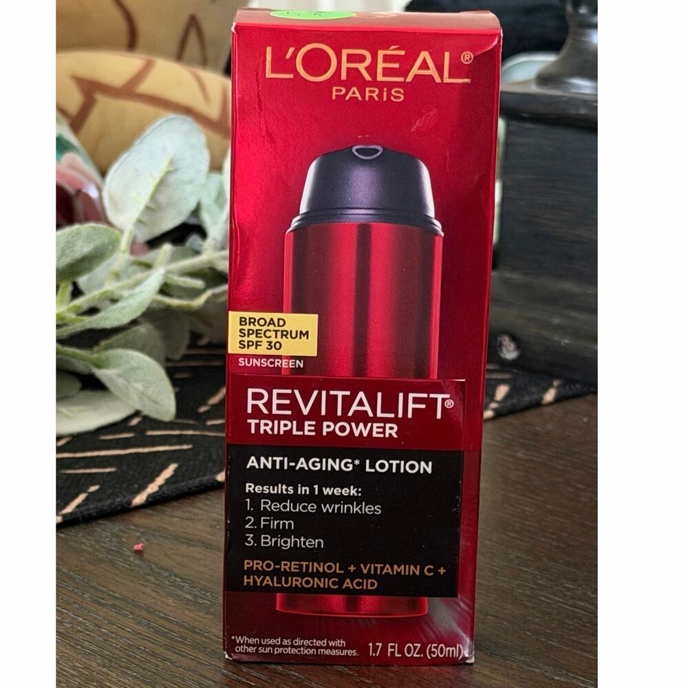 L’Oreal Revitalift Triple Power Face Lotion SPF 30 Anti-Aging Moisturizer 1.7oz